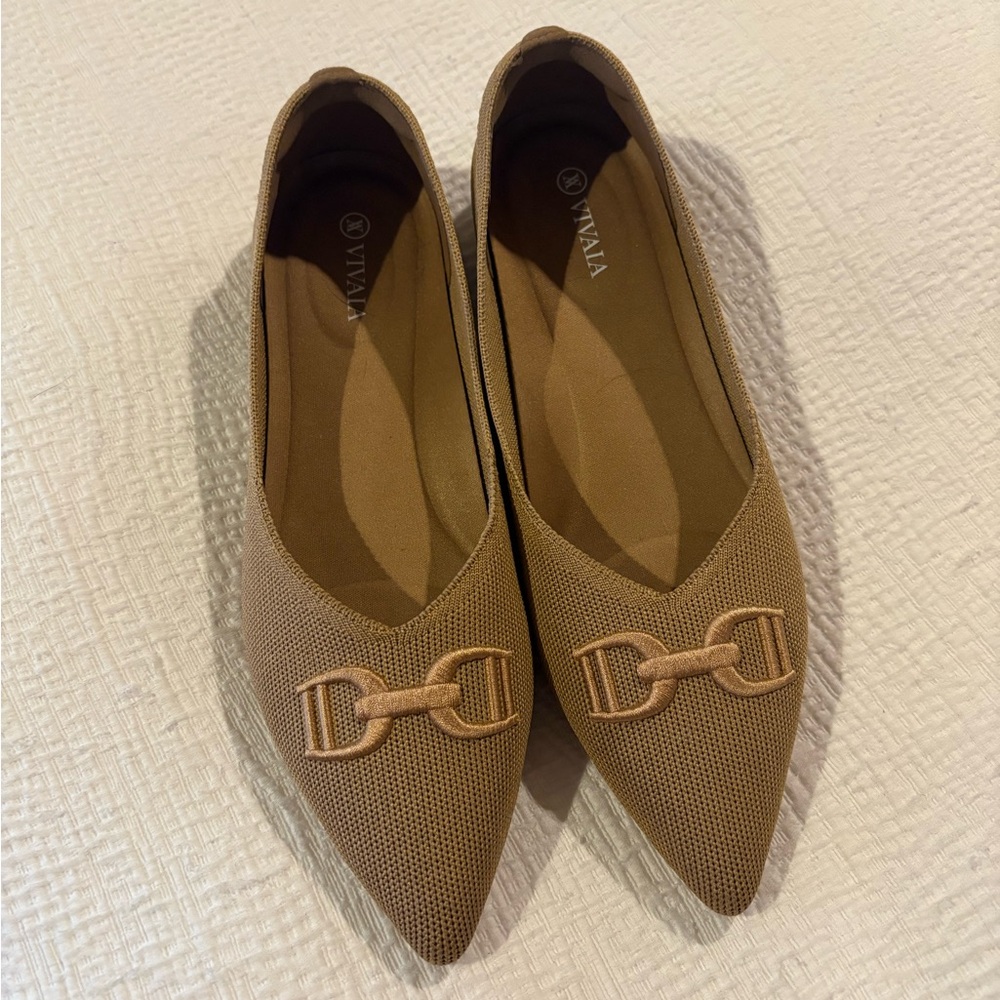 Vivaia Ena 2.0 Women’s Pointed Toe Flats ~ Nutmeg /Tan